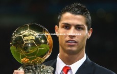 B体育：海港七轮优势荡然无存泰山狂追12分，下轮决战平局即提前夺冠